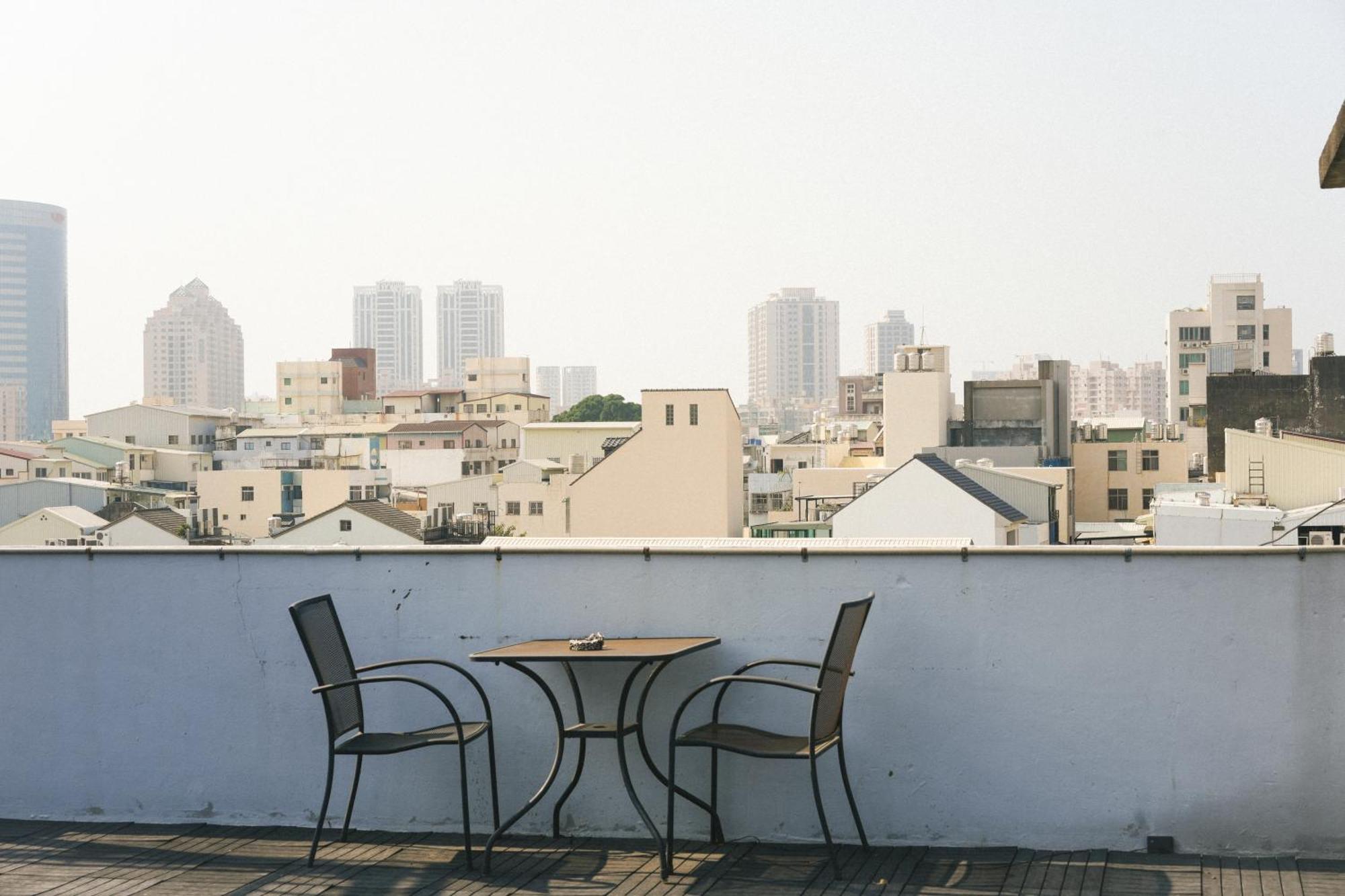 Loft18 Hostel Tainan Extérieur photo