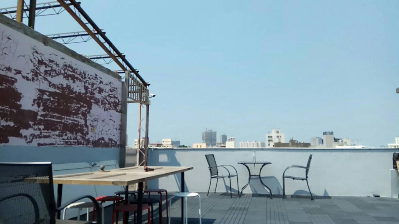 Loft18 Hostel Tainan Extérieur photo